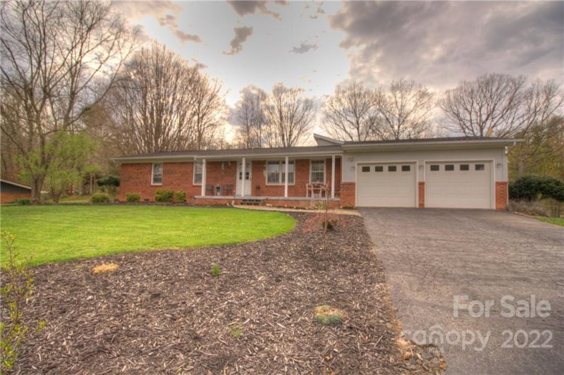 258 Camelot Drive