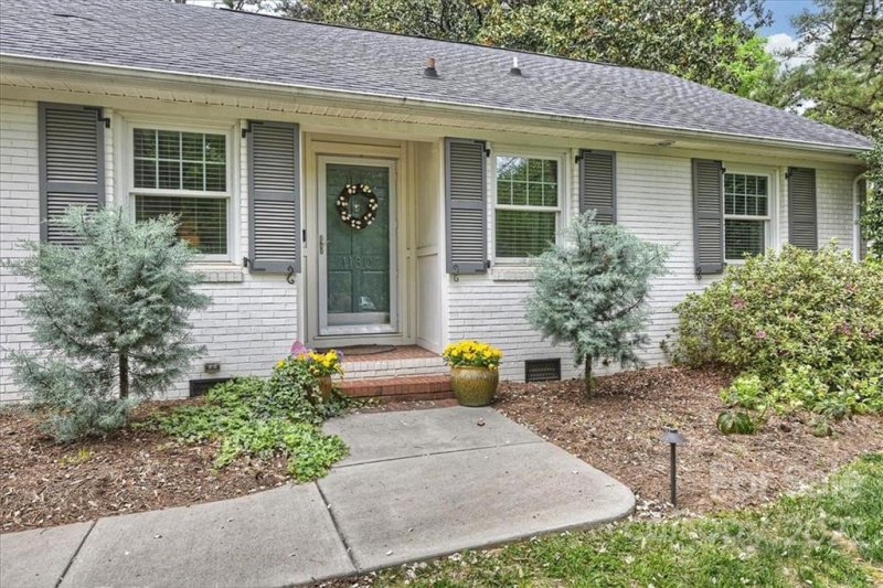 Property image 2 at 1130 Burtonwood Circle, Charlotte, NC 28212