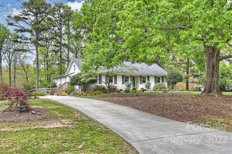 Property image 4 at 1130 Burtonwood Circle, Charlotte, NC 28212