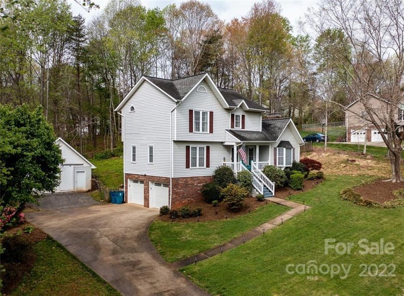 Property image 2 at 3916 Shakespeare Drive, Hickory, NC 28601