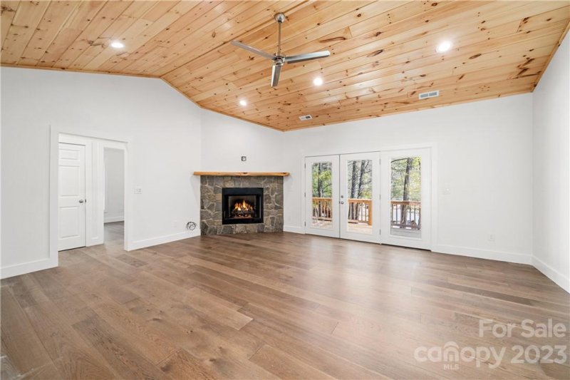 Property image 3 at 17 Tumbling Water Trail, Maggie Valley, NC 28751