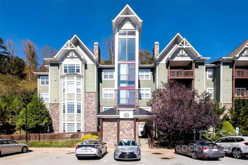 Property image 4 at 2000 Olde Eastwood Village Boulevard, Asheville, NC 28803