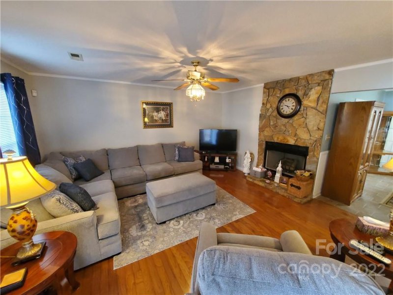 Property image 5 at 1547 16th Avenue, Hickory, NC 28601