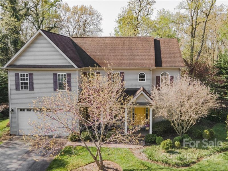 Property image 3 at 46 Helen Holcombe Way, Candler, NC 28715