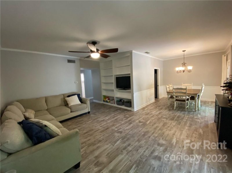 5929 Quail Hollow Road