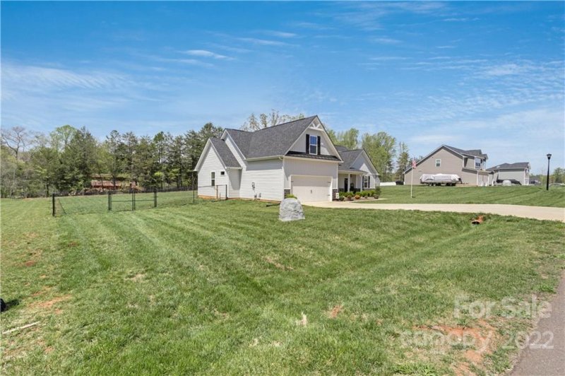 Property image 2 at 113 Spring Creek Drive, Mount Holly, NC 28120