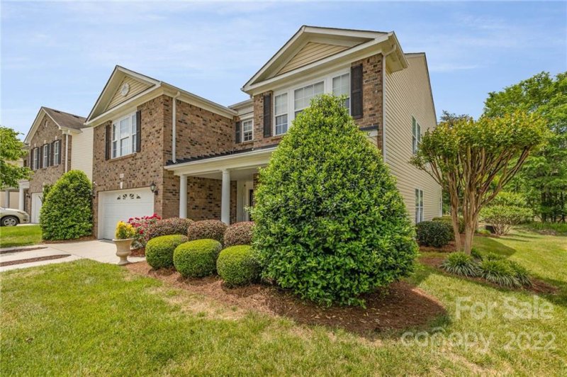 Property image 2 at 14024 Lawrence Farm Lane, Charlotte, NC 28278