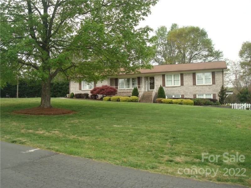 Property image 3 at 1701 Essen Lane, Gastonia, NC 28054