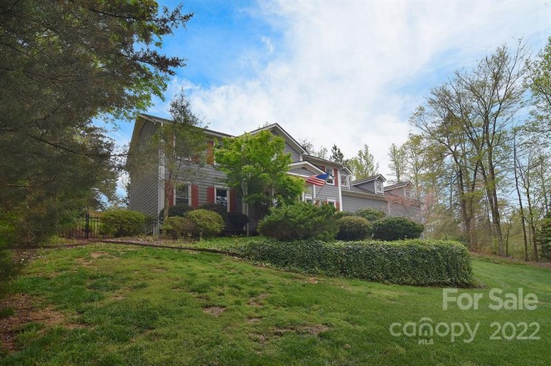 Property image 3 at 427 Spruce Place, Concord, NC 28025