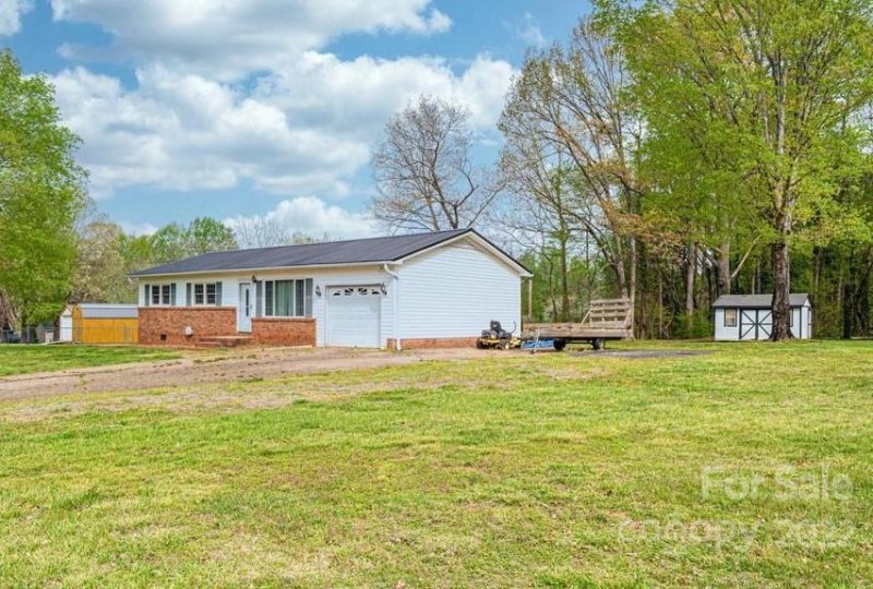 Property image 2 at 174 Crosswhite Lane, Statesville, NC 28625