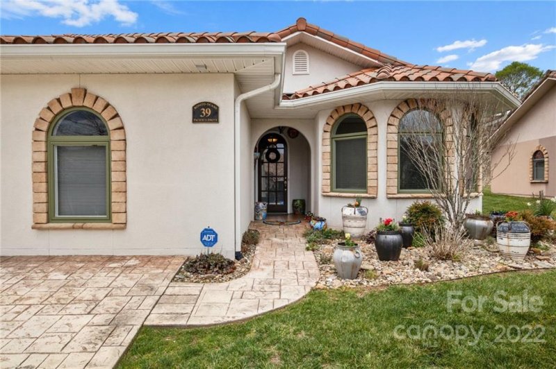 Property image 3 at 39 Pacifico Drive, Asheville, NC 28806