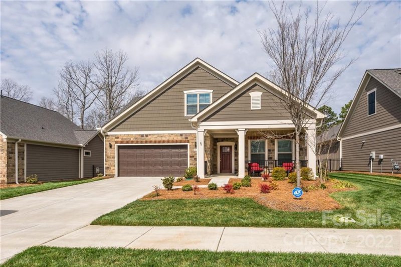 2233 Lincolnshire Lane