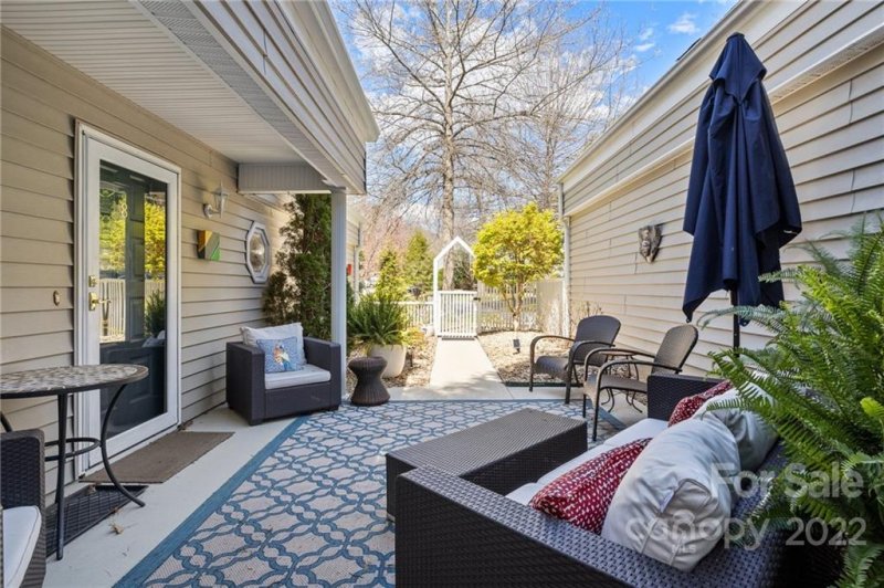 Property image 3 at 8 Stuart Circle, Asheville, NC 28804