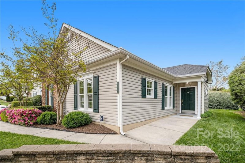 Property image 2 at 8812 Treyburn Drive, Charlotte, NC 28216