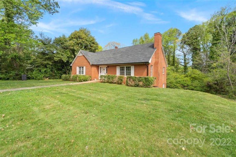 Property image 3 at 476 Summit Avenue, Statesville, NC 28677