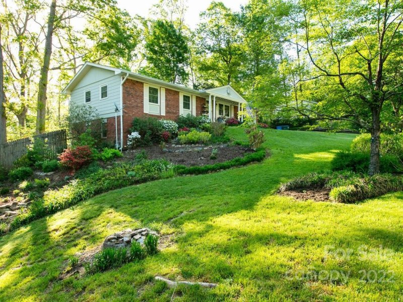 Property image 3 at 13 Auburndale Drive, Asheville, NC 28806