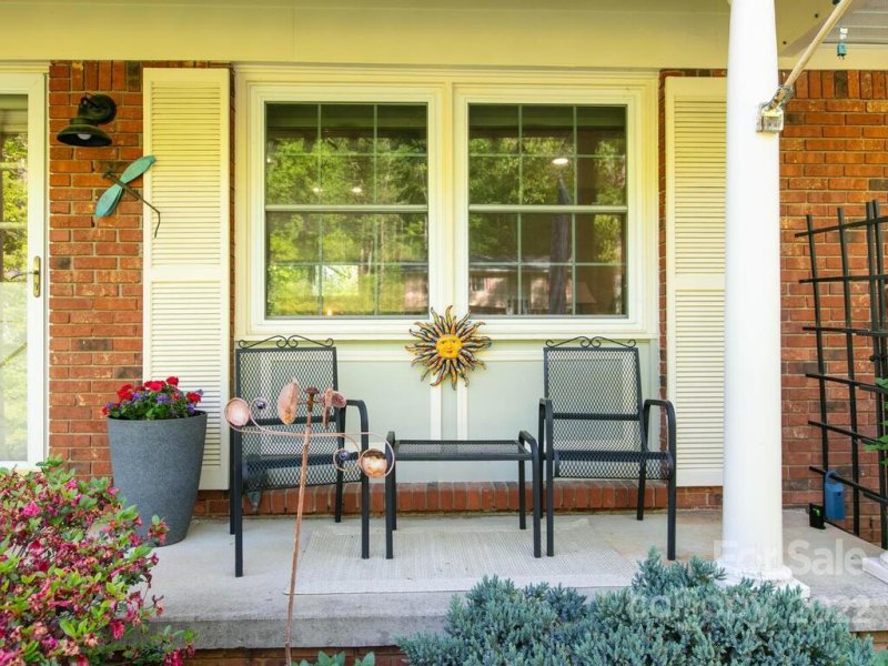 Property image 5 at 13 Auburndale Drive, Asheville, NC 28806