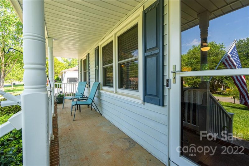 Property image 2 at 2632 Castlewood Drive, Gastonia, NC 28056