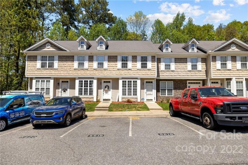 Property image 2 at 5618 Katherine Court, Dallas, NC 28034