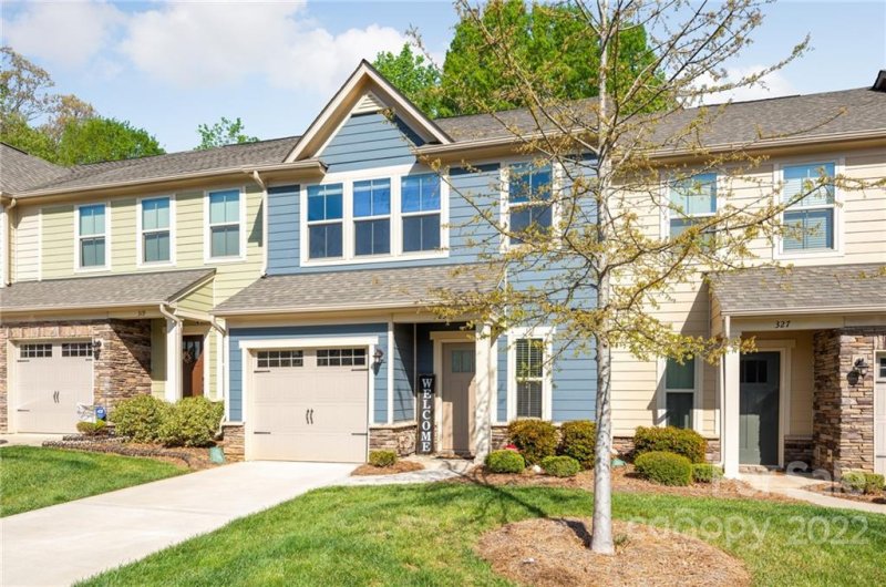 Property image 2 at 323 Park Meadows Drive, Matthews, NC 28104