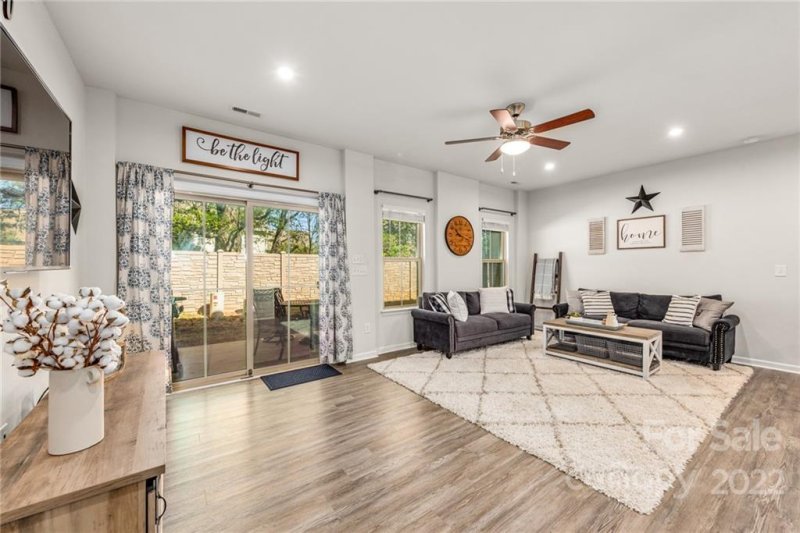 Property image 3 at 323 Park Meadows Drive, Matthews, NC 28104