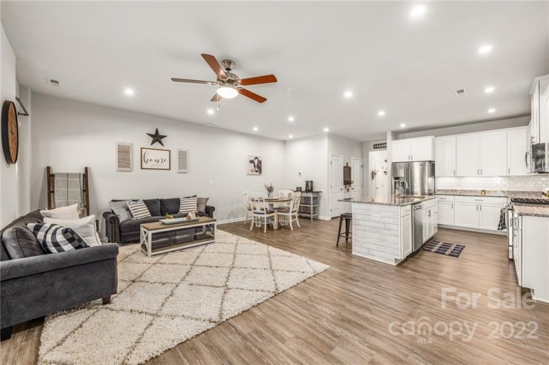 Property image 4 at 323 Park Meadows Drive, Matthews, NC 28104