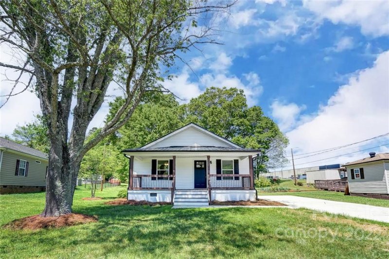 Property image 2 at 1211 Catawba Street, Belmont, NC 28012