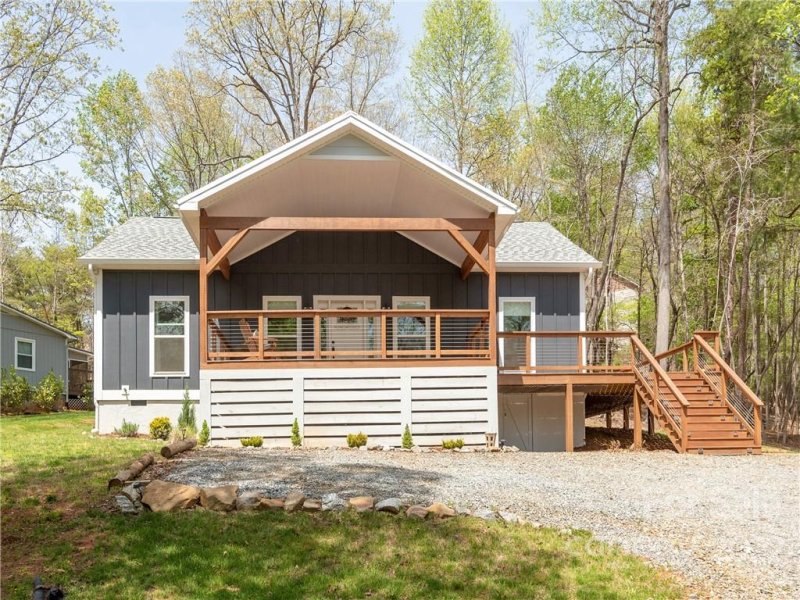 Property image 2 at 115 E Wilderness Road, Lake Lure, NC 28746