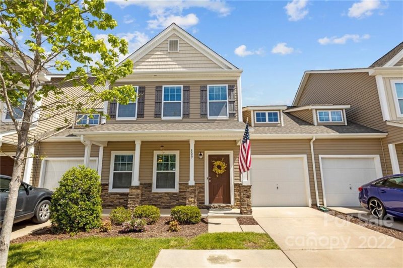 809 Summerlake Drive