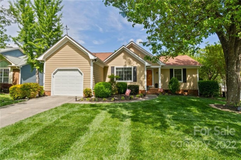 Property image 2 at 13200 Indian Hills Lane, Charlotte, NC 28278