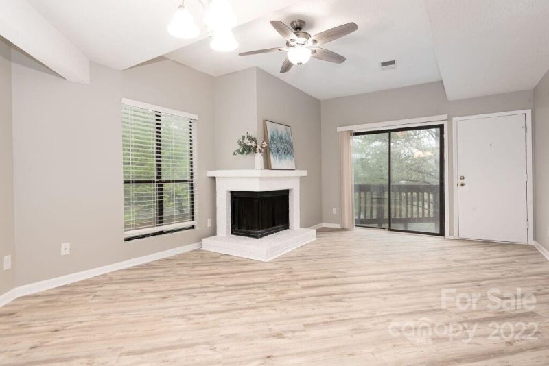 Property image 4 at 8240 Cedar Glen Drive, Charlotte, NC 28212