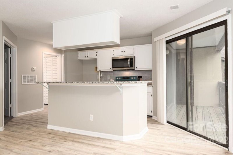 Property image 5 at 8240 Cedar Glen Drive, Charlotte, NC 28212