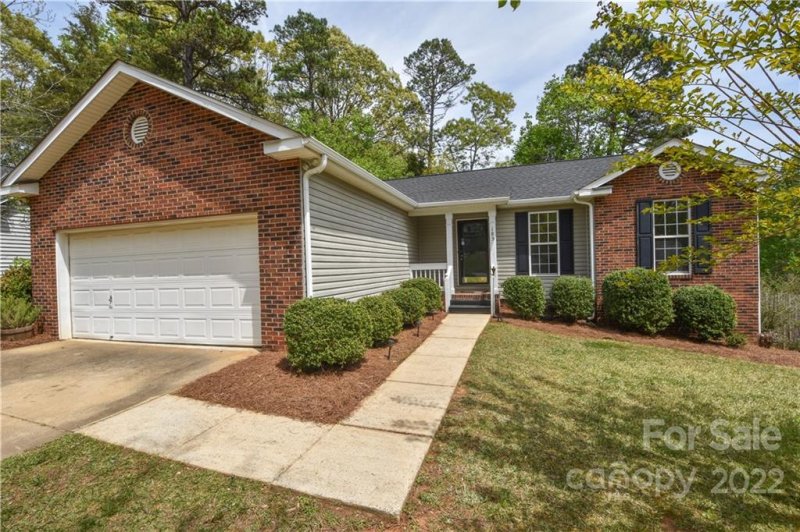 185 Rocky Knoll Court