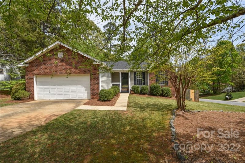 Property image 3 at 185 Rocky Knoll Court, Denver, NC 28037
