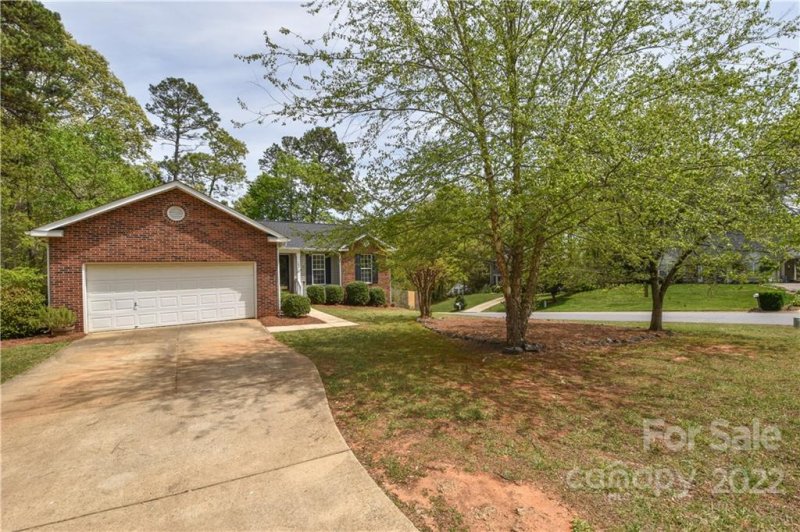 Property image 4 at 185 Rocky Knoll Court, Denver, NC 28037