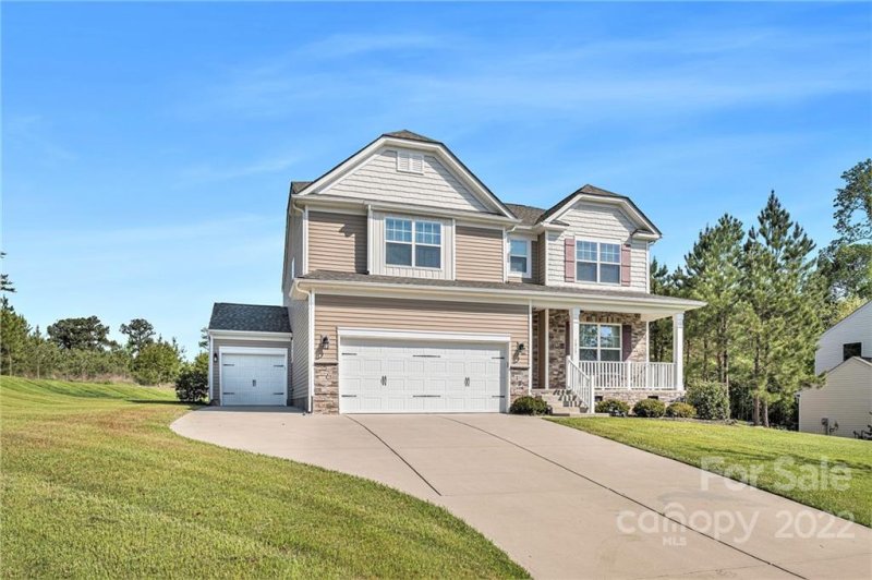 Property image 2 at 1017 Labrador Lane, Clover, SC 29710