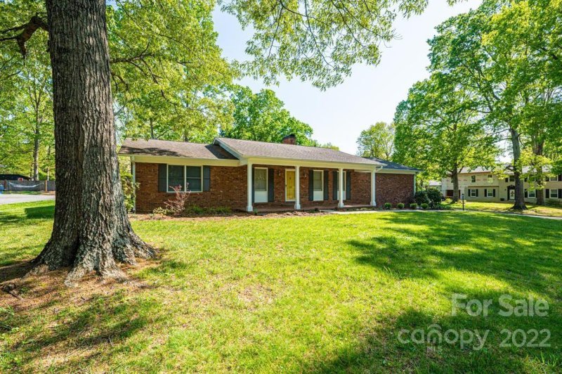 Property image 4 at 1210 19th Avenue, Hickory, NC 28601