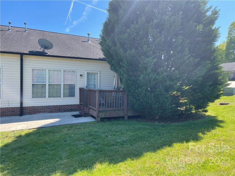 Property image 3 at 587 Camrose Circle, Concord, NC 28025