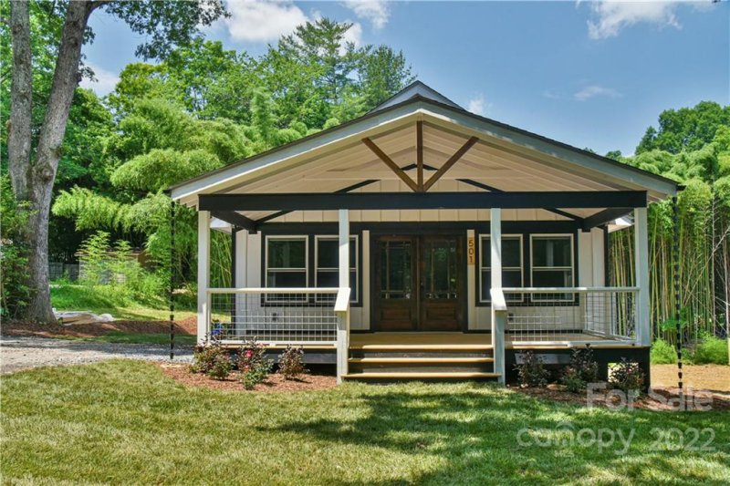 Property image 4 at 501 S Oconeechee Avenue, Black Mountain, NC 28711