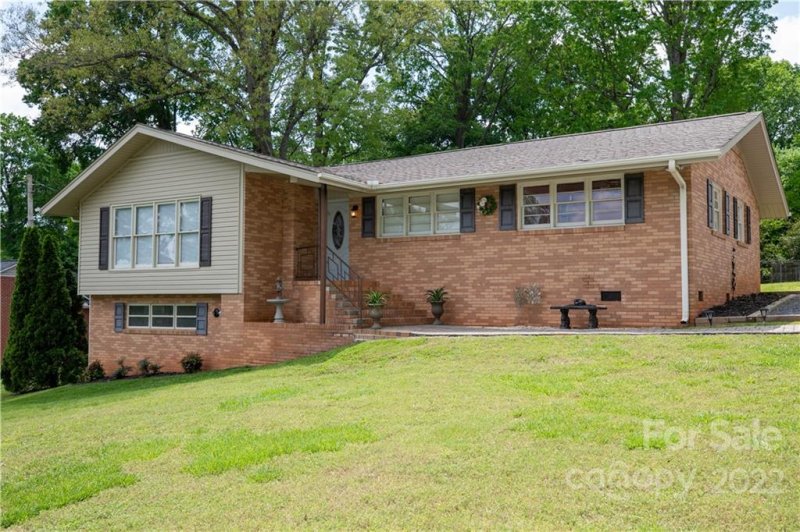 Property image 2 at 1749 Matthews Drive, Rock Hill, SC 29732