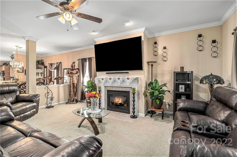 Property image 4 at 11355 Breezehill Lane, Charlotte, NC 28262