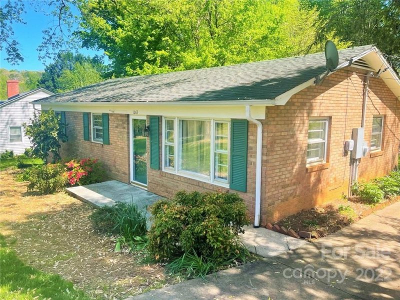 Property image 2 at 1063 14th Avenue, Hickory, NC 28601