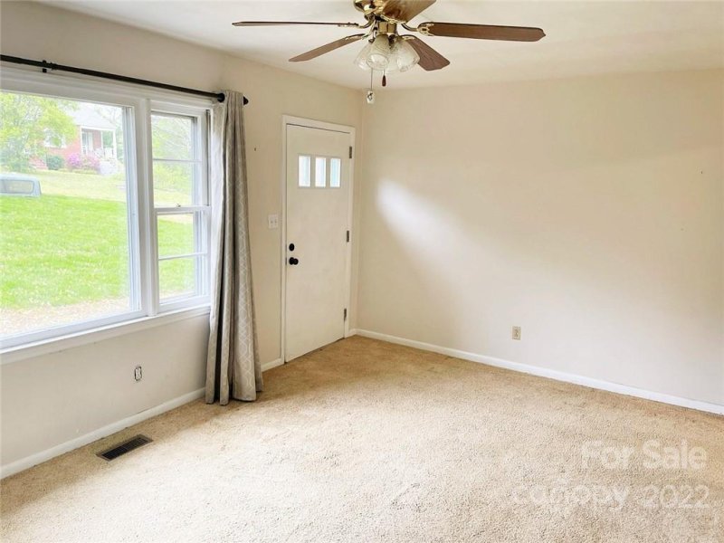 Property image 4 at 1063 14th Avenue, Hickory, NC 28601