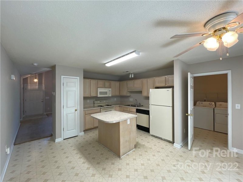 Property image 3 at 1100 Franklin Thomas Place, Charlotte, NC 28214