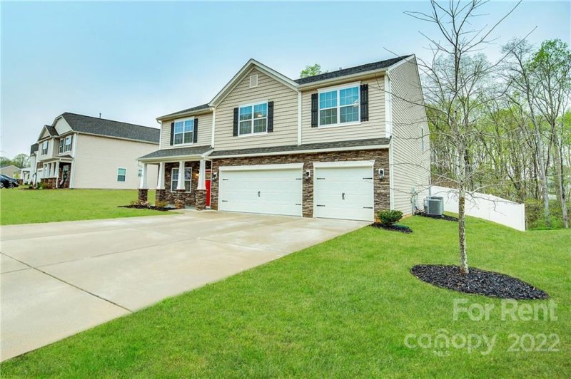 Property image 3 at 117 Rippling Water Drive, Mount Holly, NC 28120