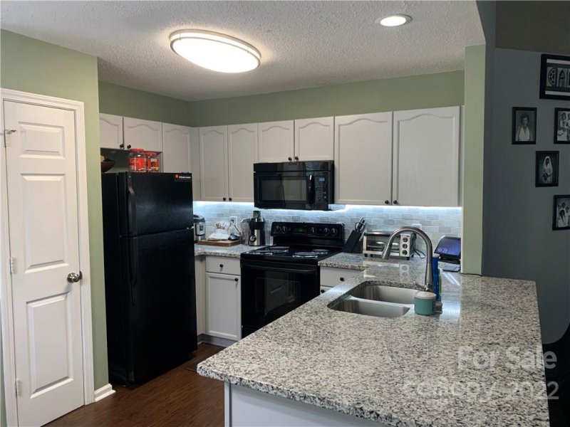 Property image 2 at 5050 Elizabeth Road, Charlotte, NC 28269