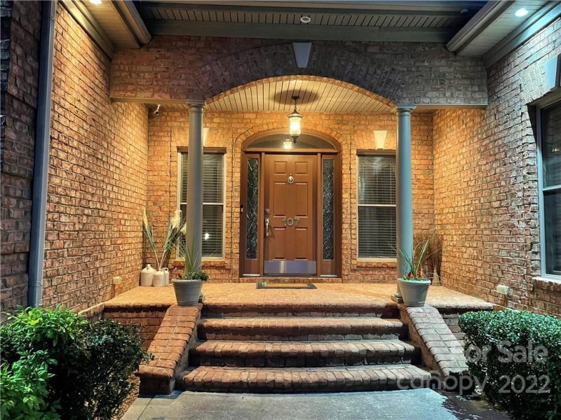 Property image 4 at 107 Kenway Loop, Mooresville, NC 28117