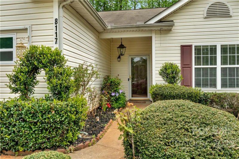 Property image 2 at 8117 Pozzi Road, Charlotte, NC 28216