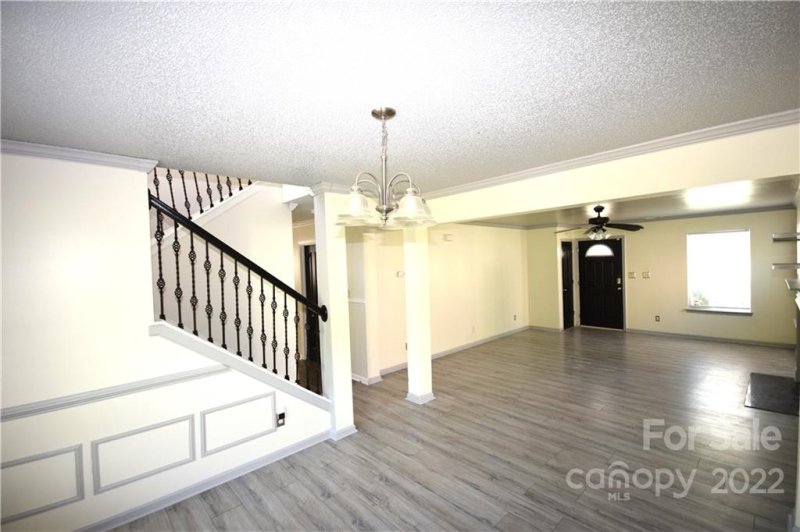 Property image 5 of 1407 Mandy Place Court in Sunset Village, Charlotte, NC 28216