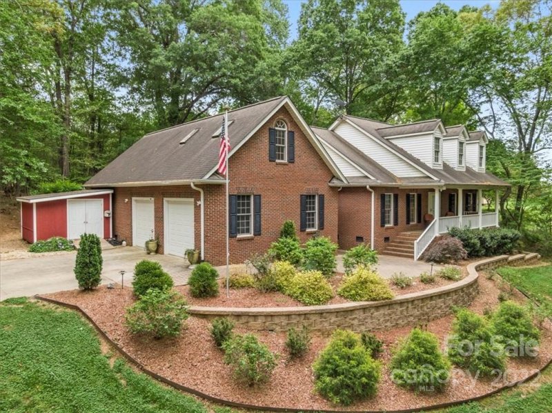 Property image 3 at 129 Oak Point Drive, Cherryville, NC 28021